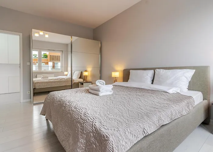 Francuska Comfort By Bookinghost * Κατοβίτσε